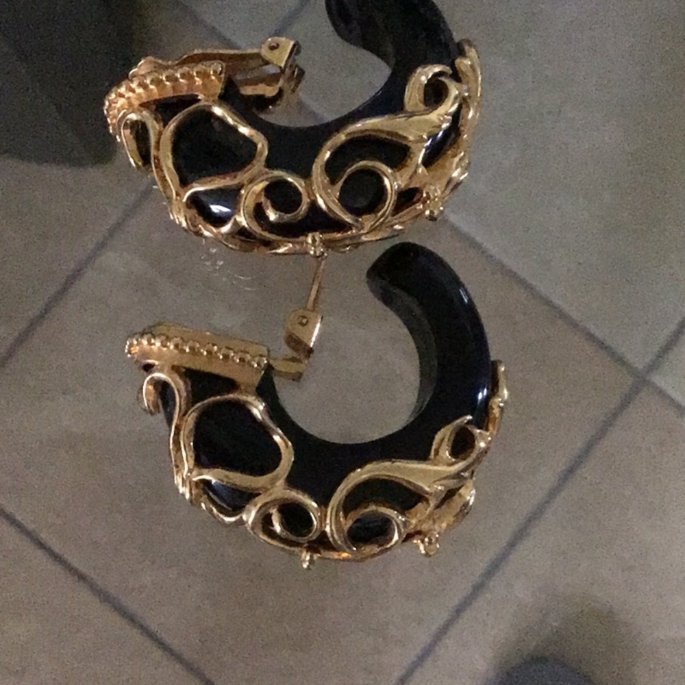 Earring - Picture 5 of 5